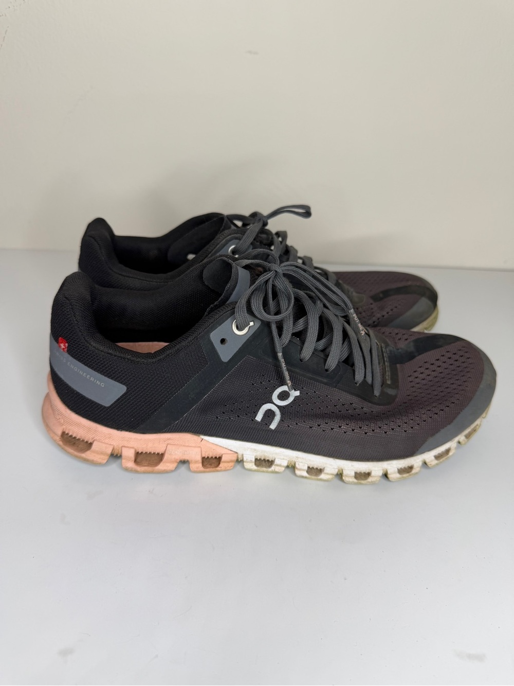 On Cloud Shoes Lace Up Casual Athletic Sneakers Women Size 40.5 US 9 Gray Black